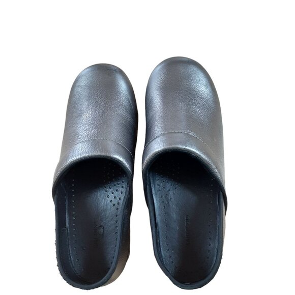 Lands Ends Womens Slip On Round Toe Casual Nursing Clog Shoes Silver Size 9D - Picture 2 of 8